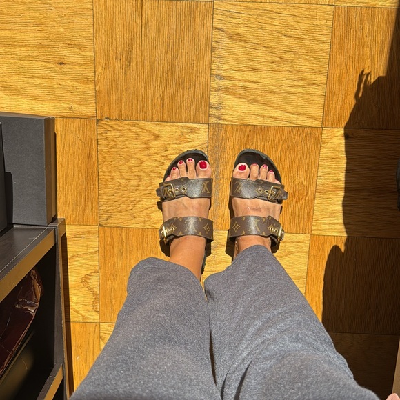 Louis Vitton Summer Sandals - Picture 9 of 12